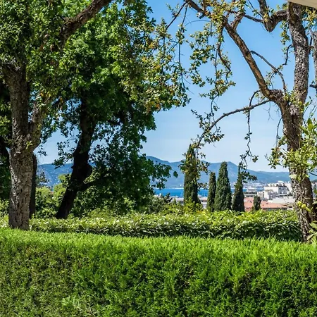 Garden-level Pool & Sea View Apartment Cannes