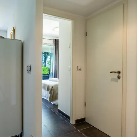 Garden-level Pool & Sea View Apartment Cannes