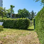 Garden-level Pool & Sea View Apartment *