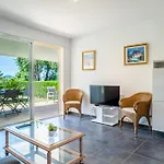Garden-level Pool & Sea View Apartment