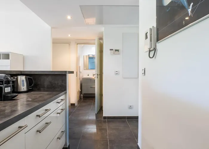 Apartamento Garden-level Pool & Sea View