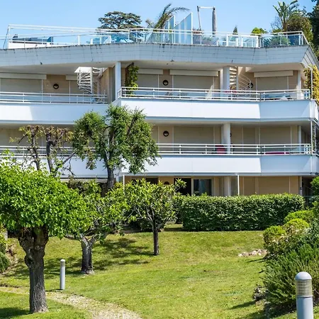Apartman Garden-level Pool & Sea View