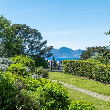 Apartman Garden-level Pool & Sea View