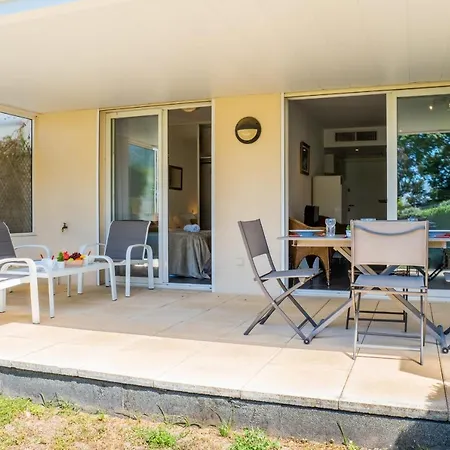 Garden-level Pool & Sea View